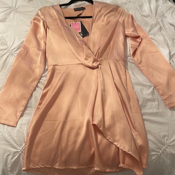 Prettylittlething Powder blush Dress - Picture 2 of 4